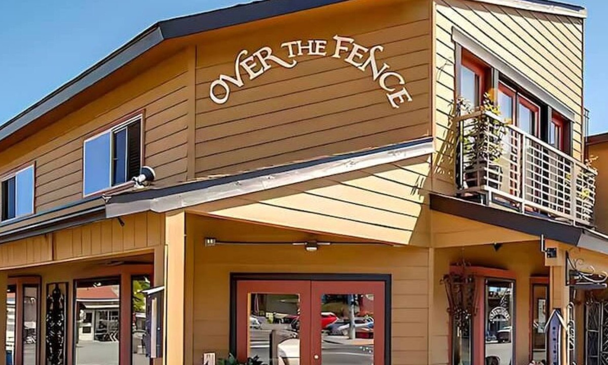 Sequim Apartment | Downtown Retreat Penthouse in Sequim, Mtn Views