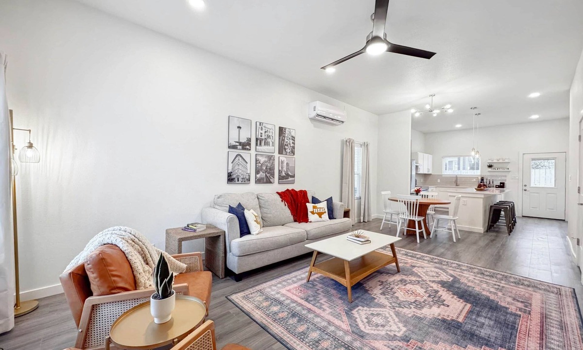 Denver Heights House | Downtown+Riverwalk 2 miles BMT Grad 1 mile to Alamodome