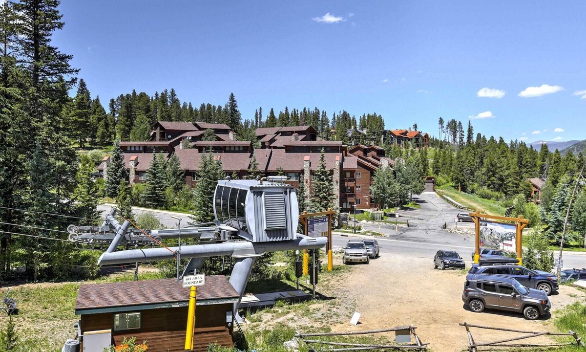 Peak 9 Condo | Downtown & Slope-side Retreat off 4'Oclock Road and walk to everything!