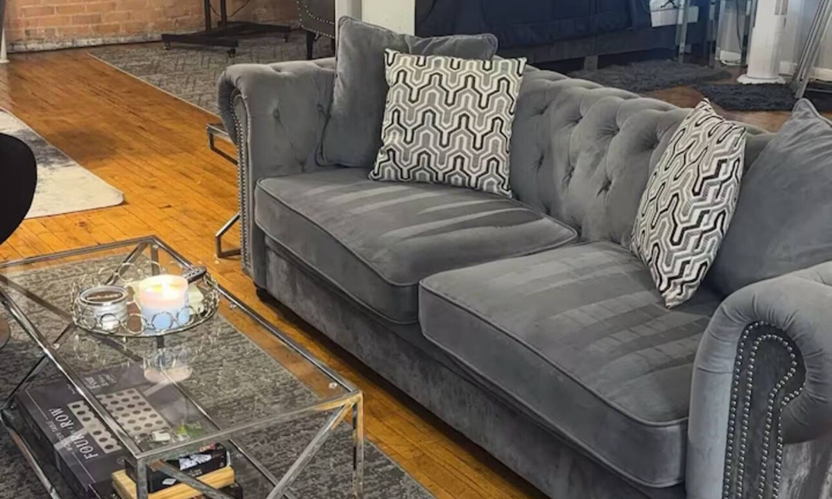 Detroit Apartment | Downtown Spacious Industrial 420 friendly Loft Apt with free parking on street