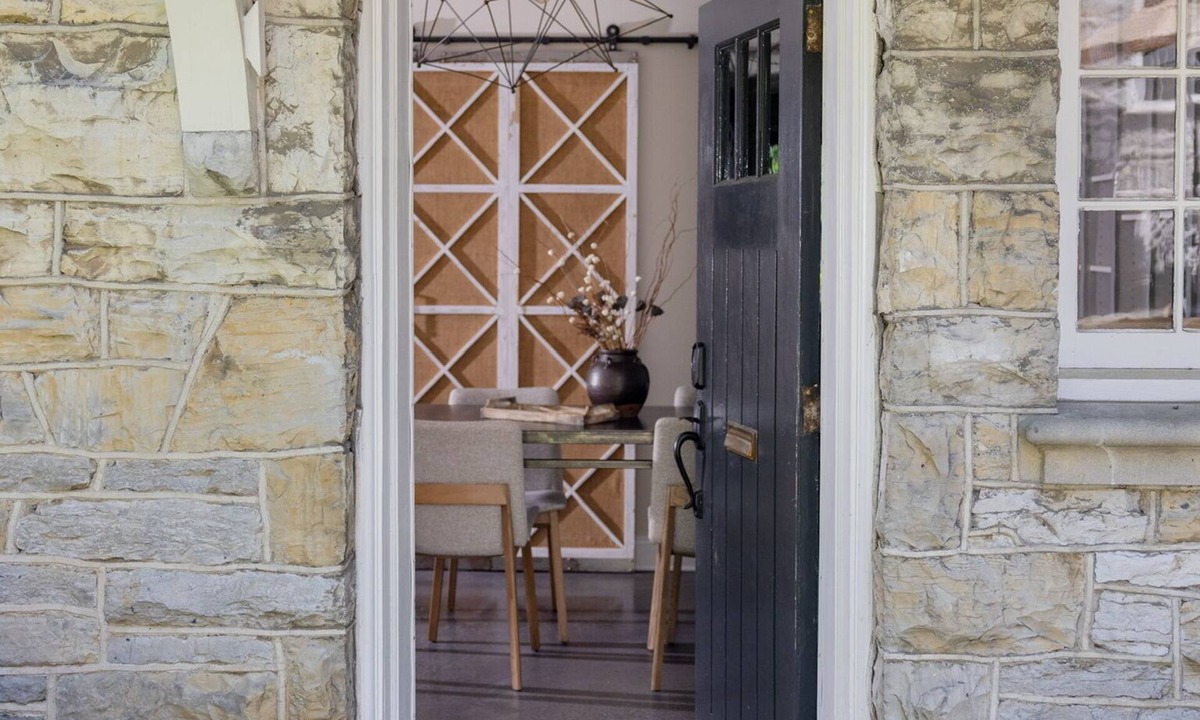 State College Cottage | Downtown State College! Carriage House at Woodruff Highlands House