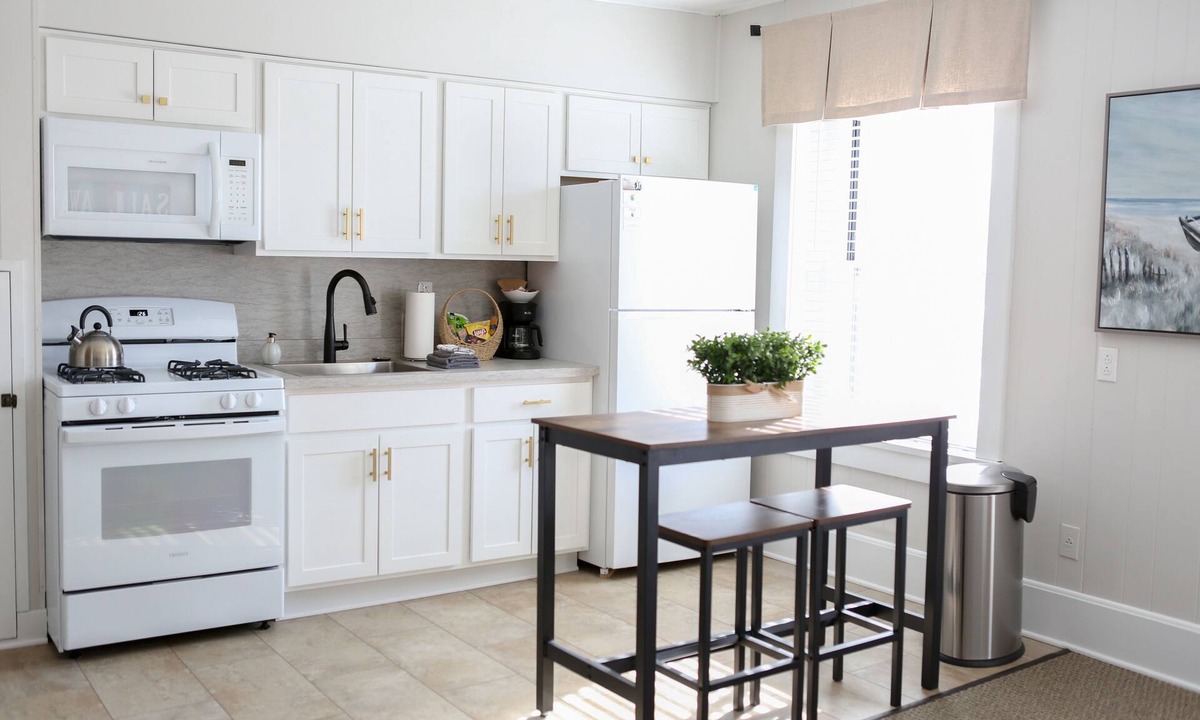 Conneaut Lake Apartment | Downtown Studio at The Lake -Unit 4
