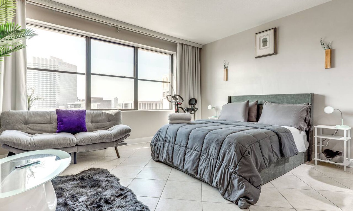 Downtown Jacksonville Apartment | Downtown Studio w/City Views in Jacksonville!