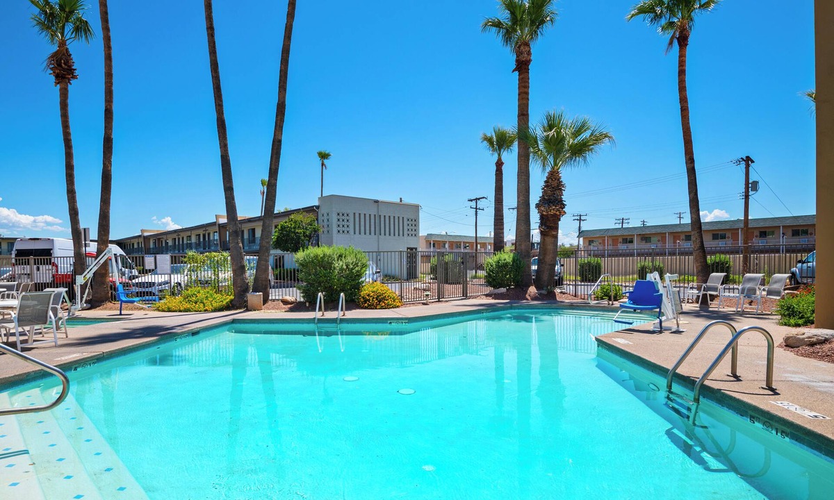 Feldman's Hotel | Downtown Tucson King Bed Stay w/Outdoor Pool, WiFi & Free Parking