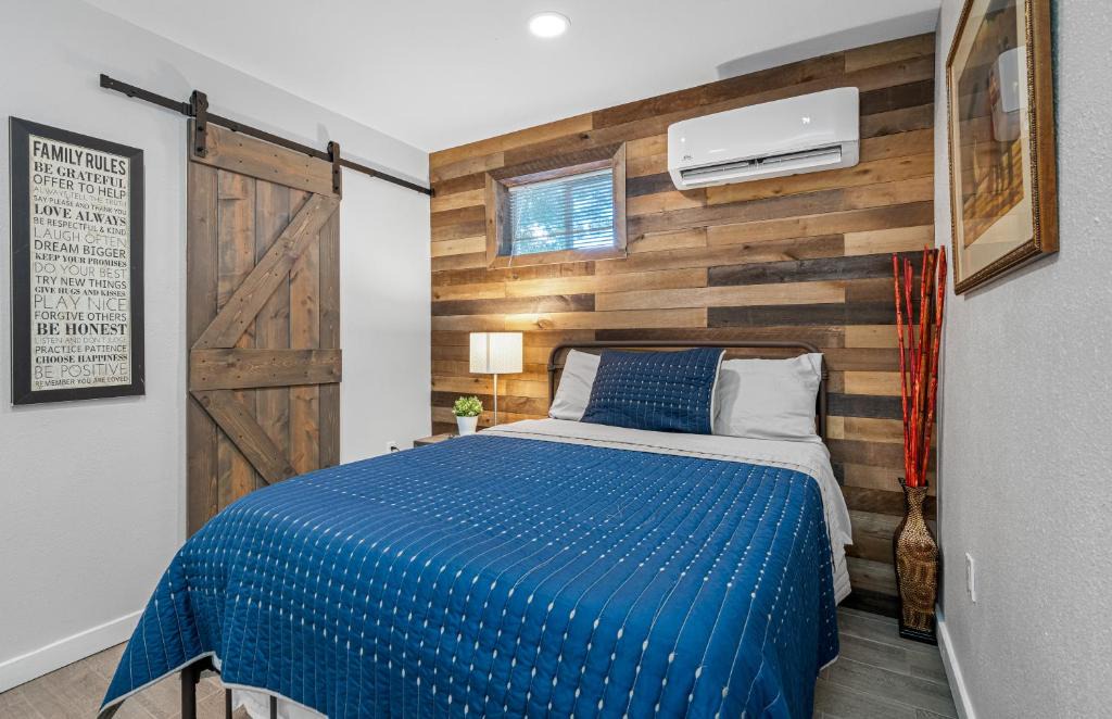 Oakford Park Apartment | Downtown Vibes Stylish Studio, Perfect Location