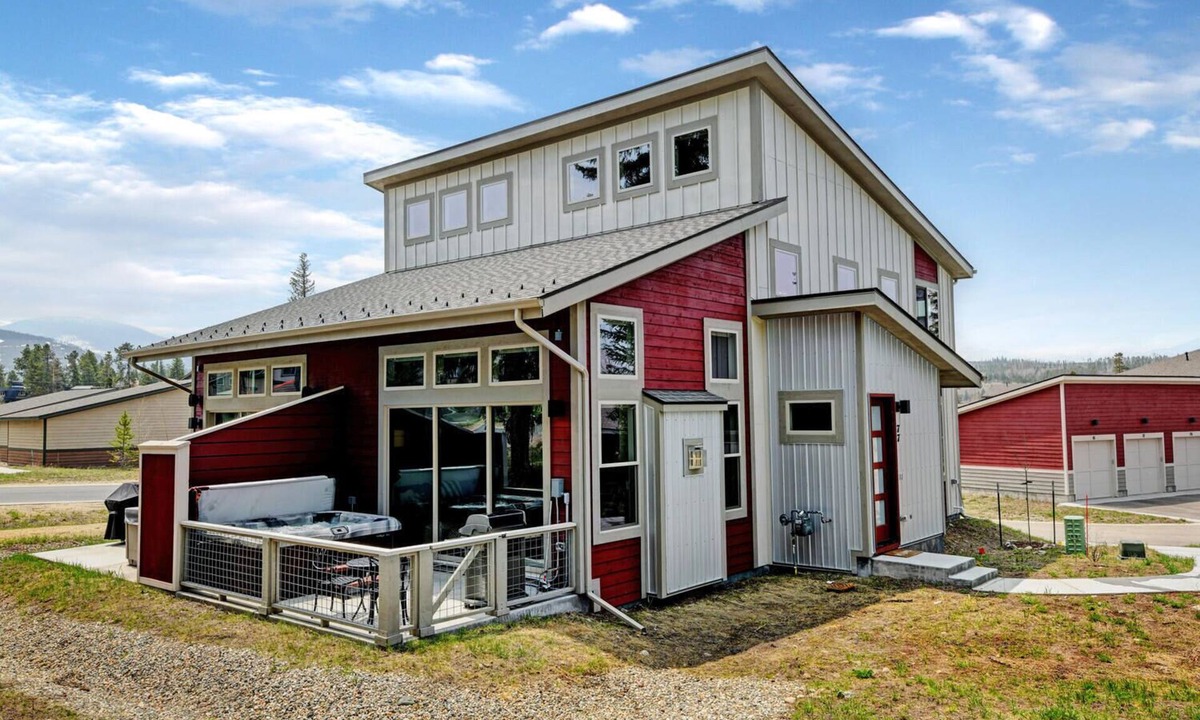 Rendezvous House | Downtown WP Cabin 77 I Private Hot Tub I Desk I Great Views I Discounted Attractions