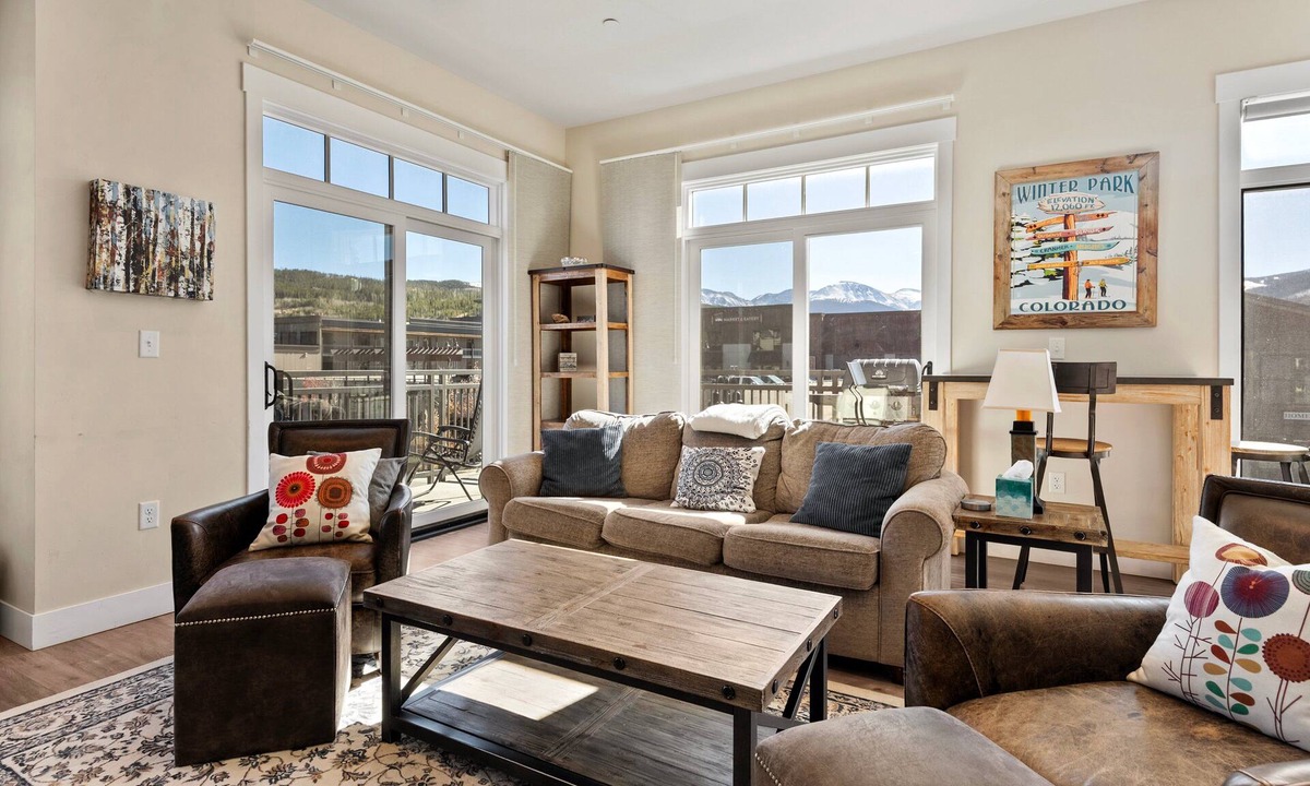 Winter Park House | Downtown WP Corner Loft 24 I Huge Hot Tub I Great Views I Bunk Beds I Discounted Attractions