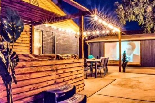 St. George House | Downtown Zion Launchpad with Hot Tub & Golf