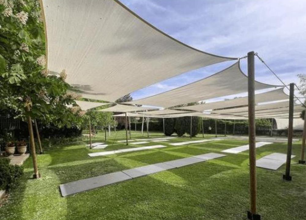 Aburi Hotel | Dpr h