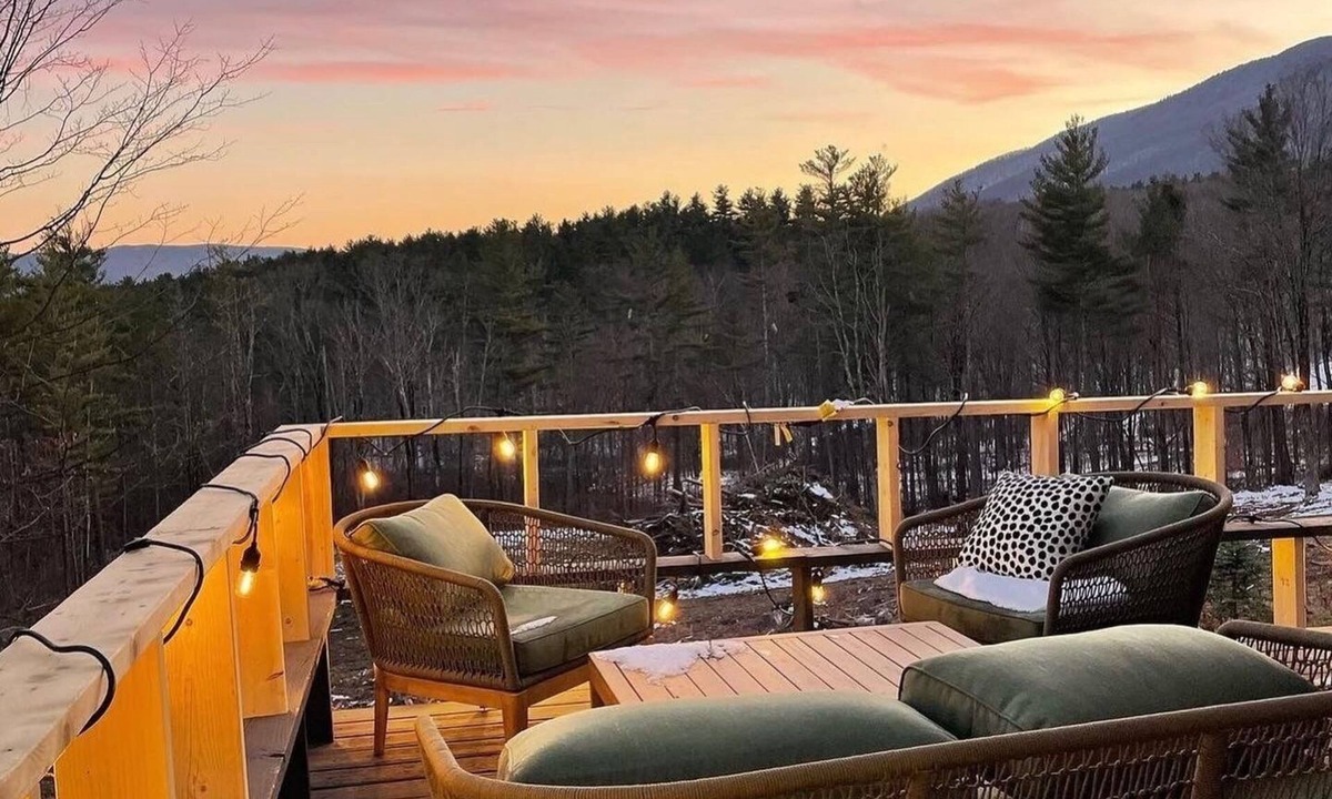 Manchester Center Cabin | Dragonfly Cottage -Luxurious Mountain View A-Frame -quiet street close to town.