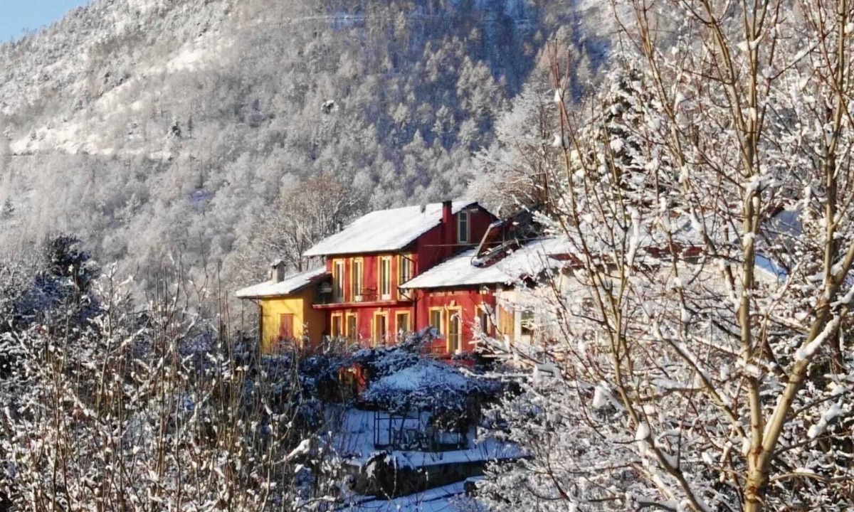 Lanzo Torinese Apartment | Dream apartment CASA Līlā near Turin overlooking the Po Valley