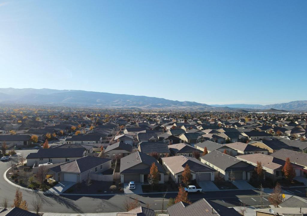 Reno House | Dream Family Home in South Reno 4 bed 30 Min to Lake Tahoe