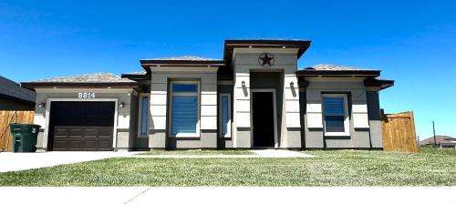 Harlingen House | Dream Getaway