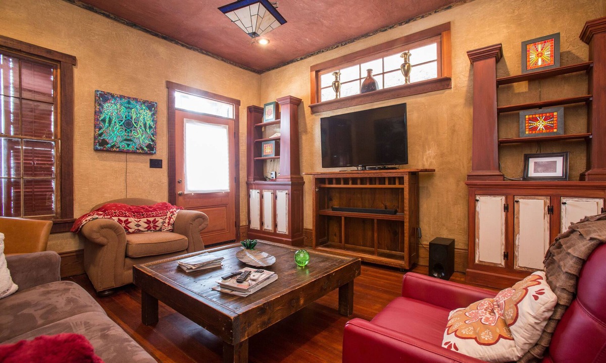 Irish Channel House | Dream Location! IRISH CHANNEL CHARMER