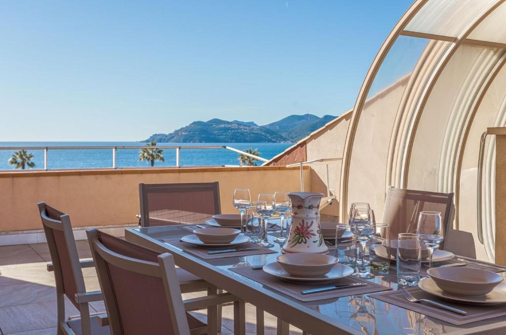 Cannes La Bocca Apartment | Dream Rooftop - Rooftop vue mer, proche plage, grand garage, piscine, clim