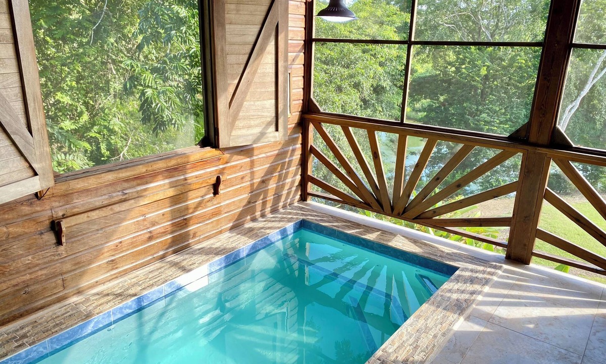 Armenia Hotel | Dream Valley Belize