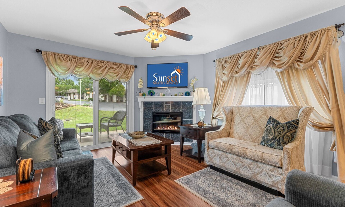 Table Rock Hotel | Dream Weaver 2 Bedroom Condo by RedAwning