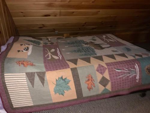 Bath House | Dreams End Deerrun Cabin