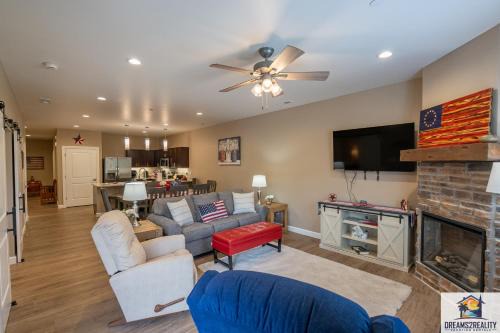 Branson Apartment | Dreams2Reality NEW BUILD - Luxury 3BR Walk-In - Resort Amenities - FREE TICKETS INCLUDED - FH-G104