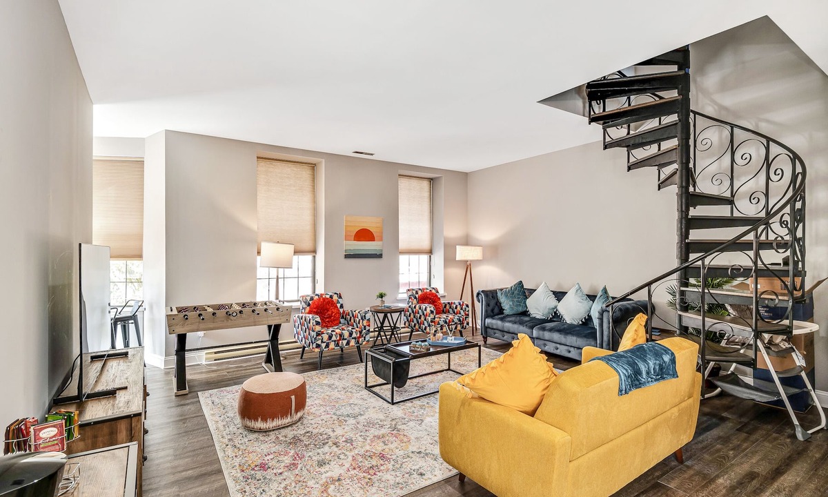East Passyunk Crossing House | Dreamy & Cozy Downtown Home with In Law Suite
