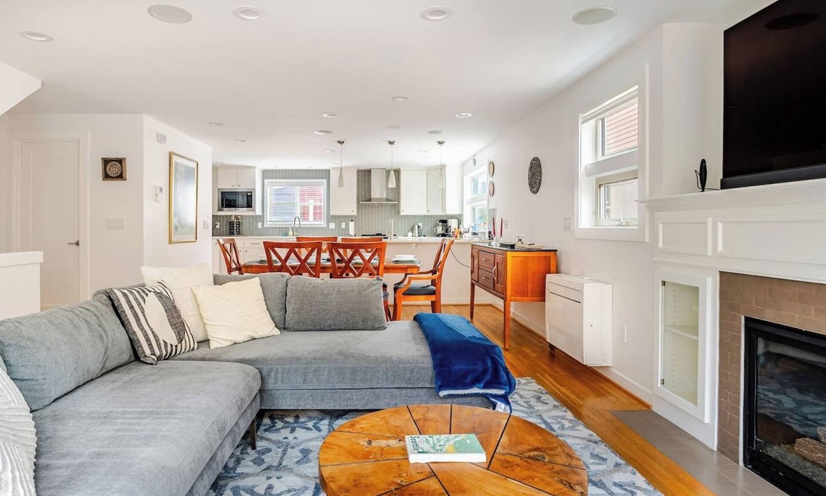 Seattle House | Dreamy SandPoint Retreat | 3 BDRMs, Near Hospitals