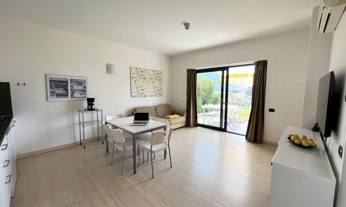 Val di Sogno Apartment | Dreizimmerwohnung mit Seeblick by Interhome