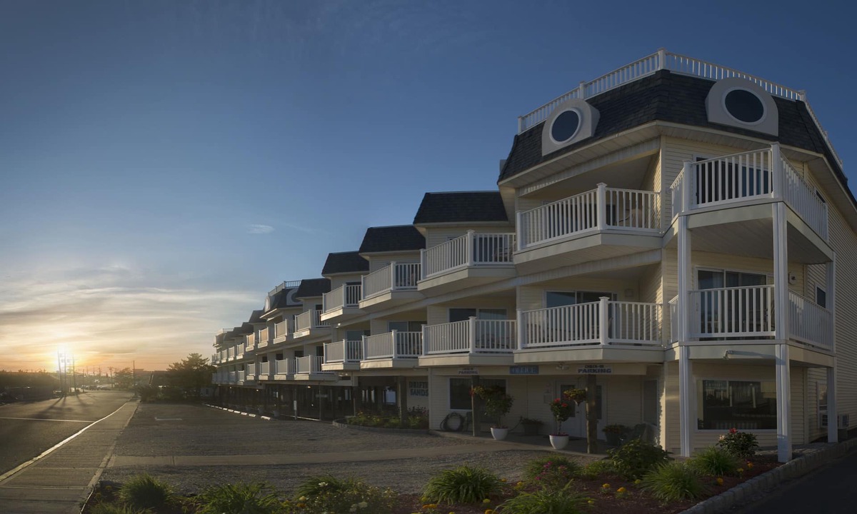Ship Bottom Hotel | Drifting Sands Oceanfront Hotel