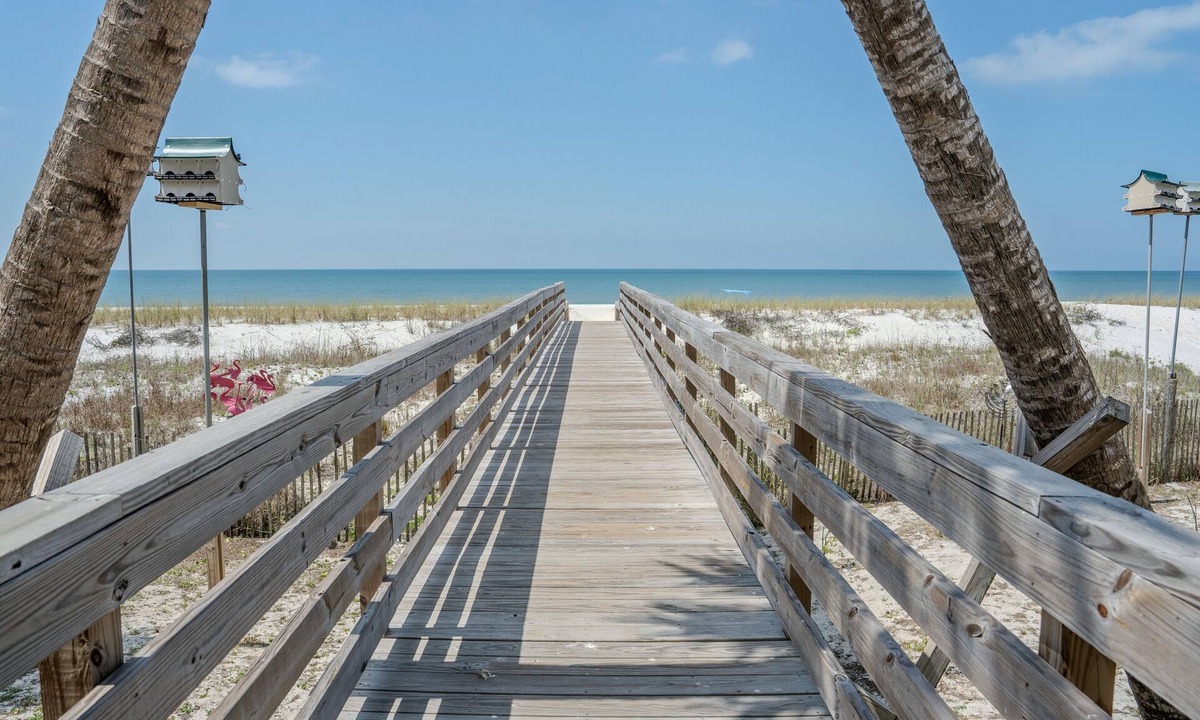 Mexico Beach Hotel | Driftwood Inn
