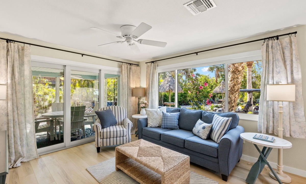 Sanibel House | Driftwood Inn