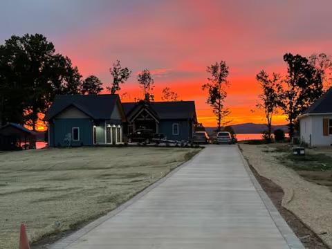 Baneberry House | Driftwood on Douglas