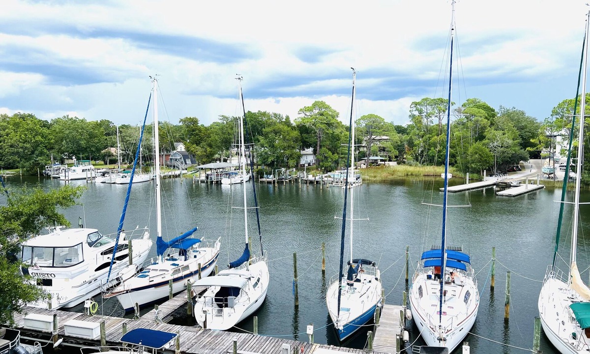 Niceville Apartment | Drop Anchor Now Booking The Holidays