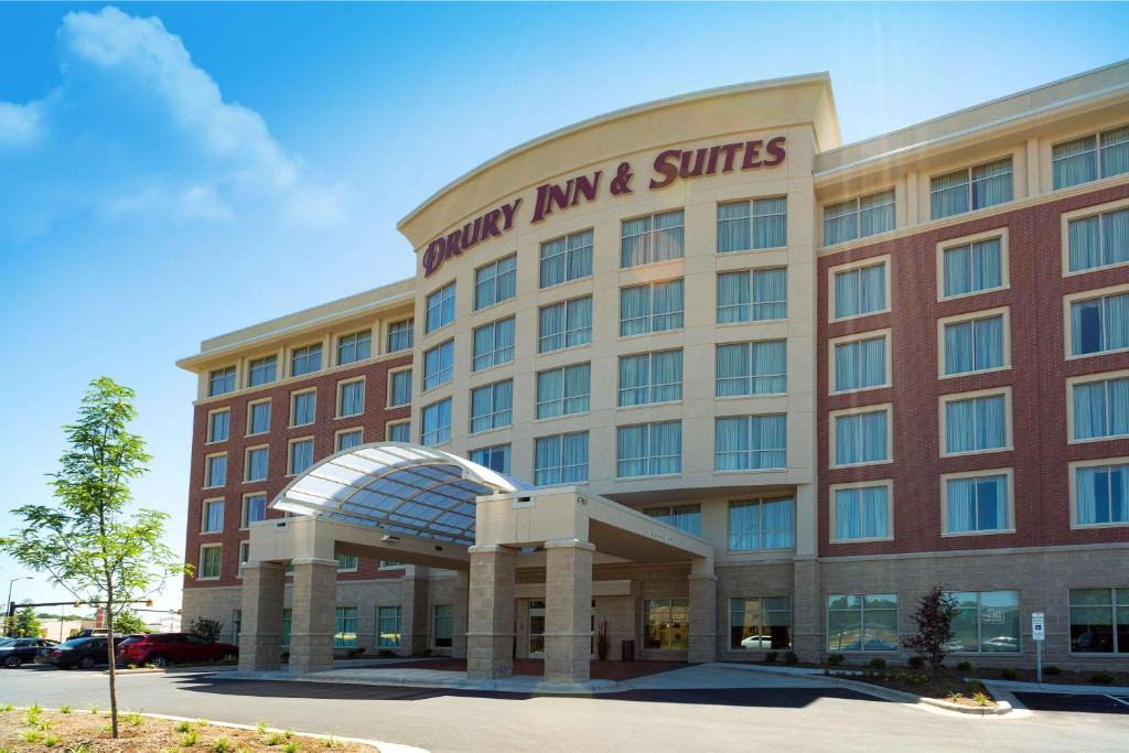 Burlington Hotel | Drury Inn & Suites Burlington
