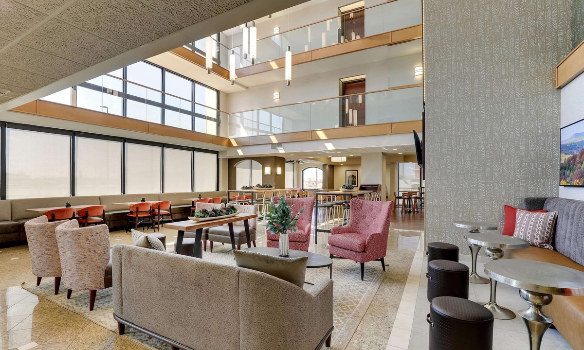 Marion Hotel | Drury Inn & Suites Marion