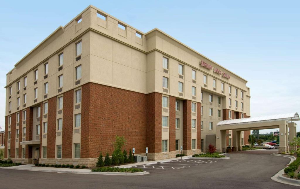 Franklin Hotel | Drury Inn & Suites Middletown Franklin