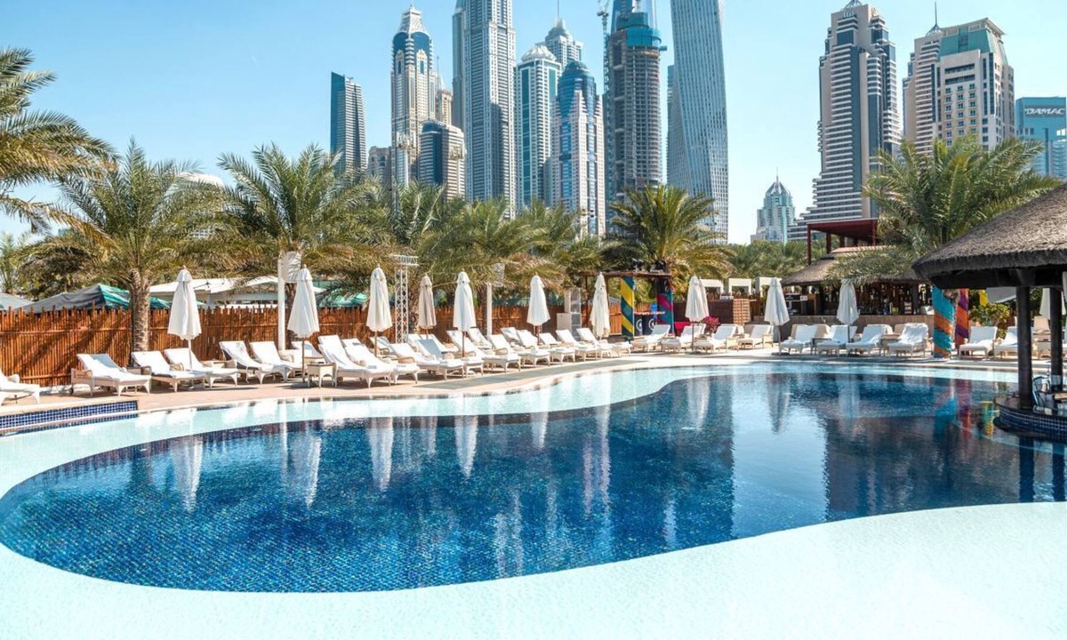 Jumeirah Resort | Dubai Marina Beachfront Resort!