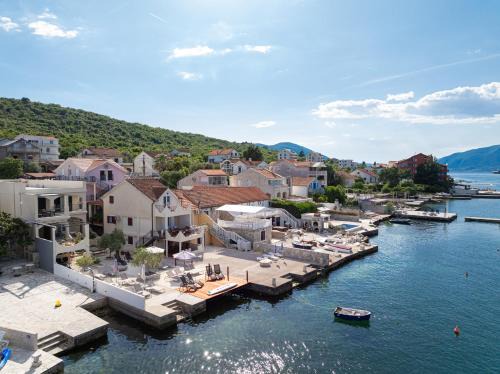 Tivat Apartment | Dubravcevic Residence