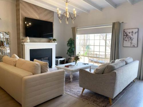 Broken Hill House | Ducks & Drakes Outback House
