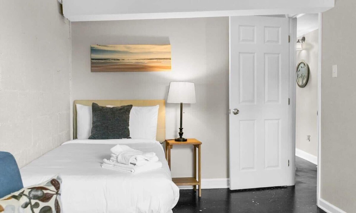 Birmingham House | Dugan Ave Unit B
