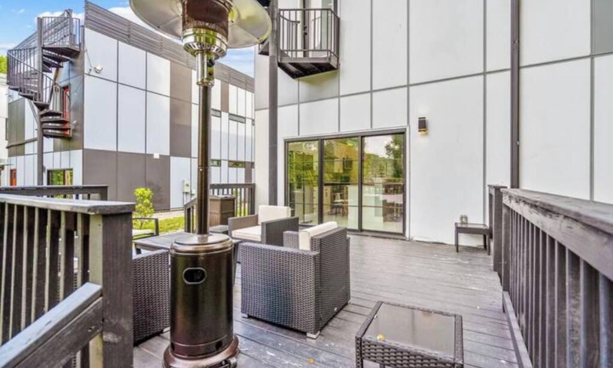 Durham House | Duke Downtown Chic Urban Getaway