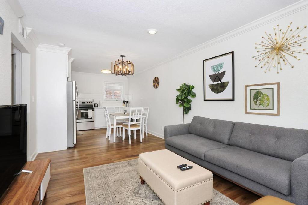 Willoughby Spit Apartment | Dune Cottage Shell Suite (2 bed/2 bath beach condo)