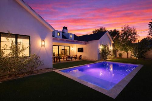 Suncrest Estates House | Dune - Sparkling Pool - Mins to Old Town