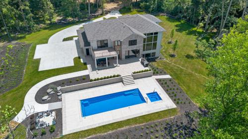 Stevensville House | Dunegrass Path by Juniper Holiday + Home