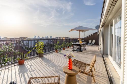 Acquabella Apartment | Duomo 7 min - Panoramic Terrace & Two Bedrooms