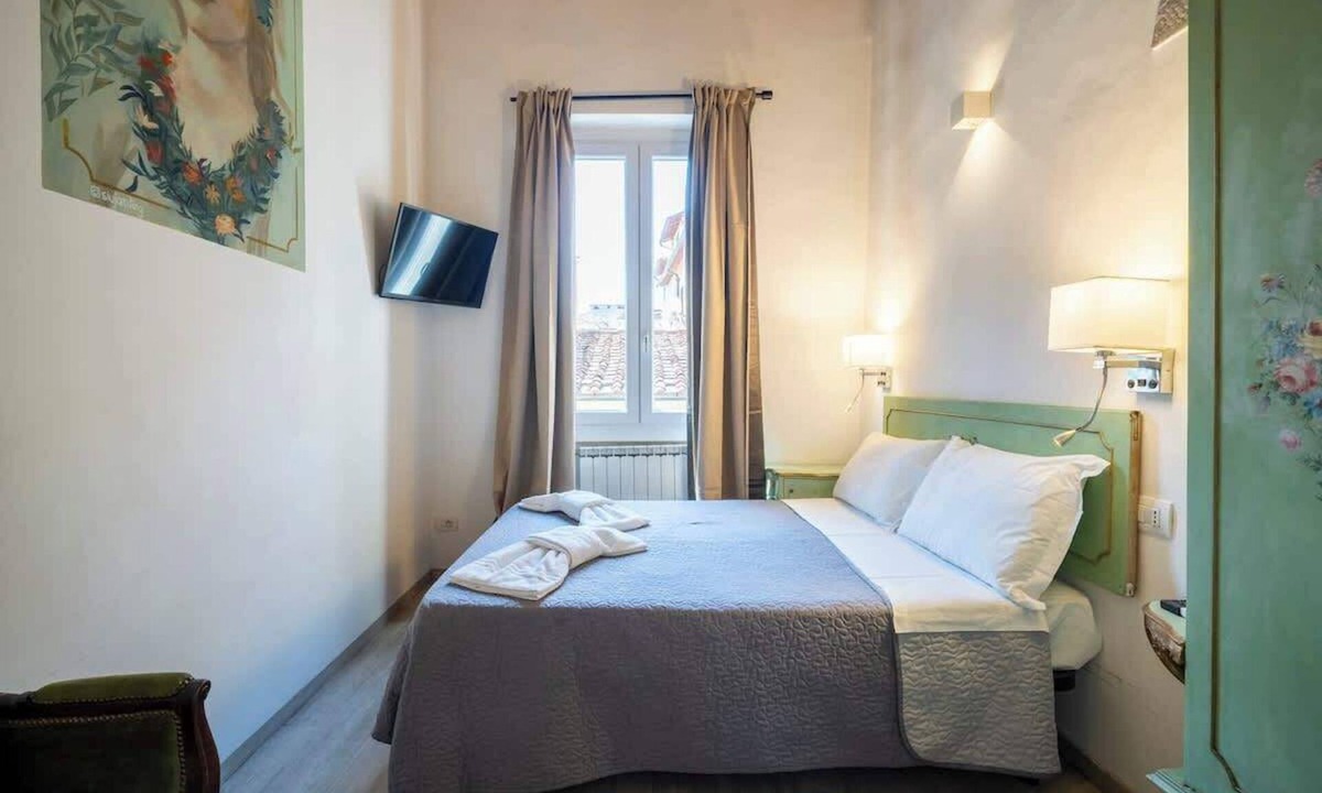 Sant' Ambrogio Apartment | Duomo Studio Room with Private Bath and Kitchenette