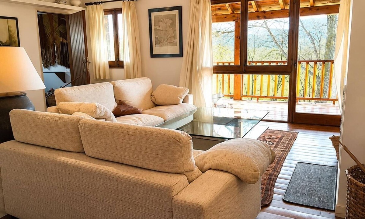Guils de Cerdanya Apartment | Duplex 3 Bed Rustic Style, Fireplace, Terrace & Cadí Views