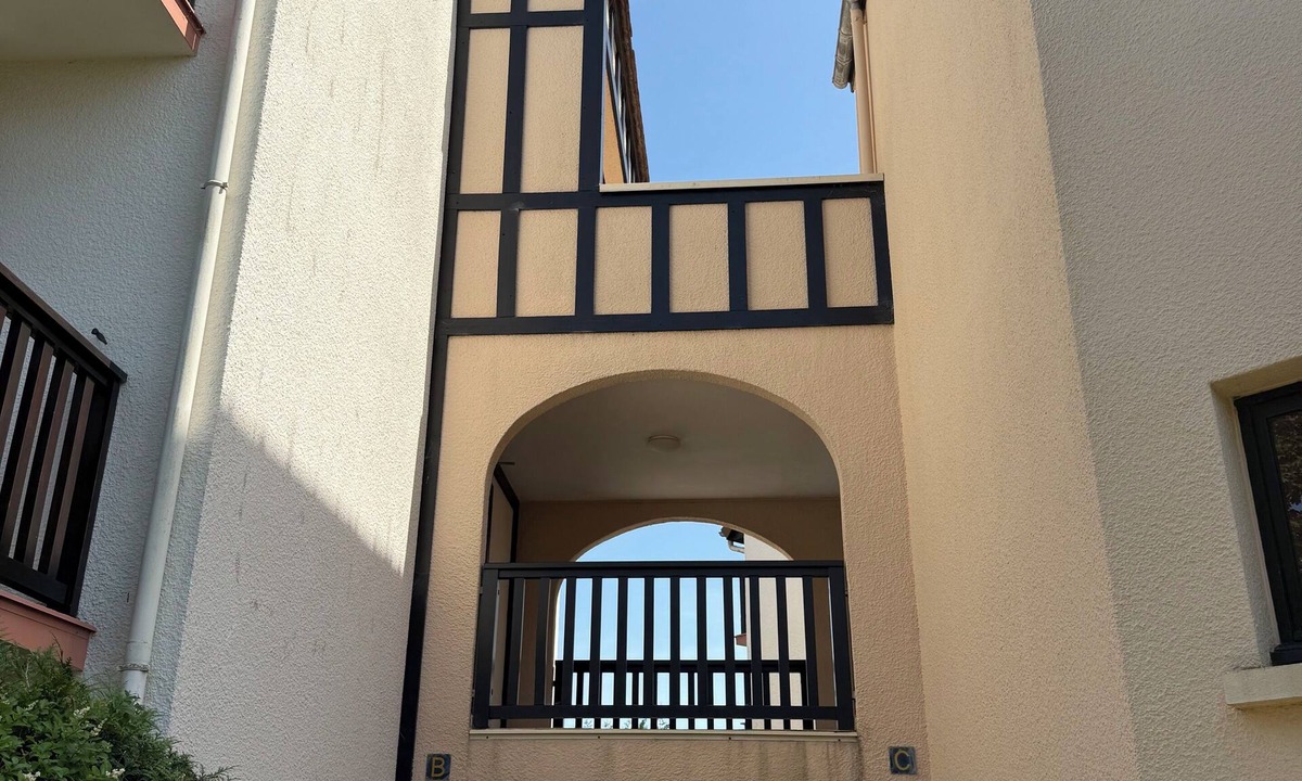Le Home Apartment | DUPLEX APARTMENT LE HOME VARAVILLE