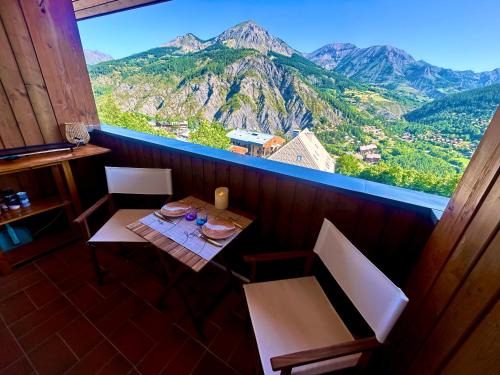 Allos le Seignus Apartment | Duplex avec vue exceptionnelle parking et wifi gratuit