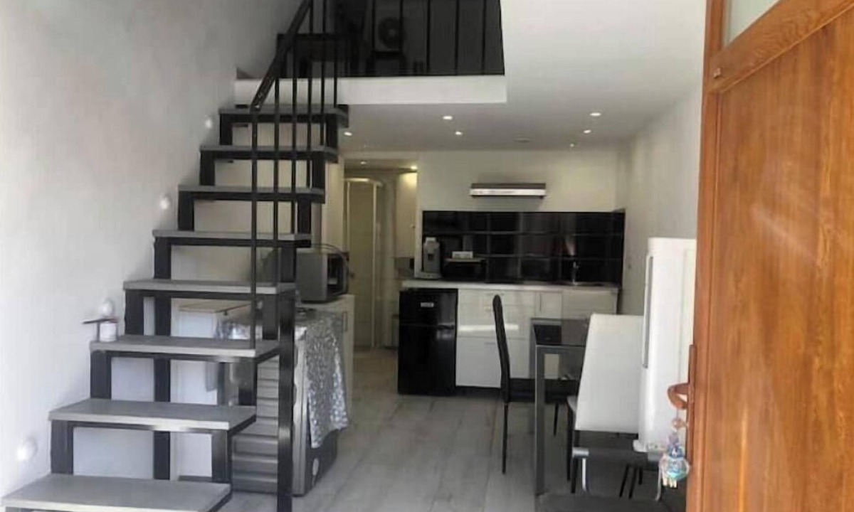 Montredon Apartment | Duplex Between Seas and Hills