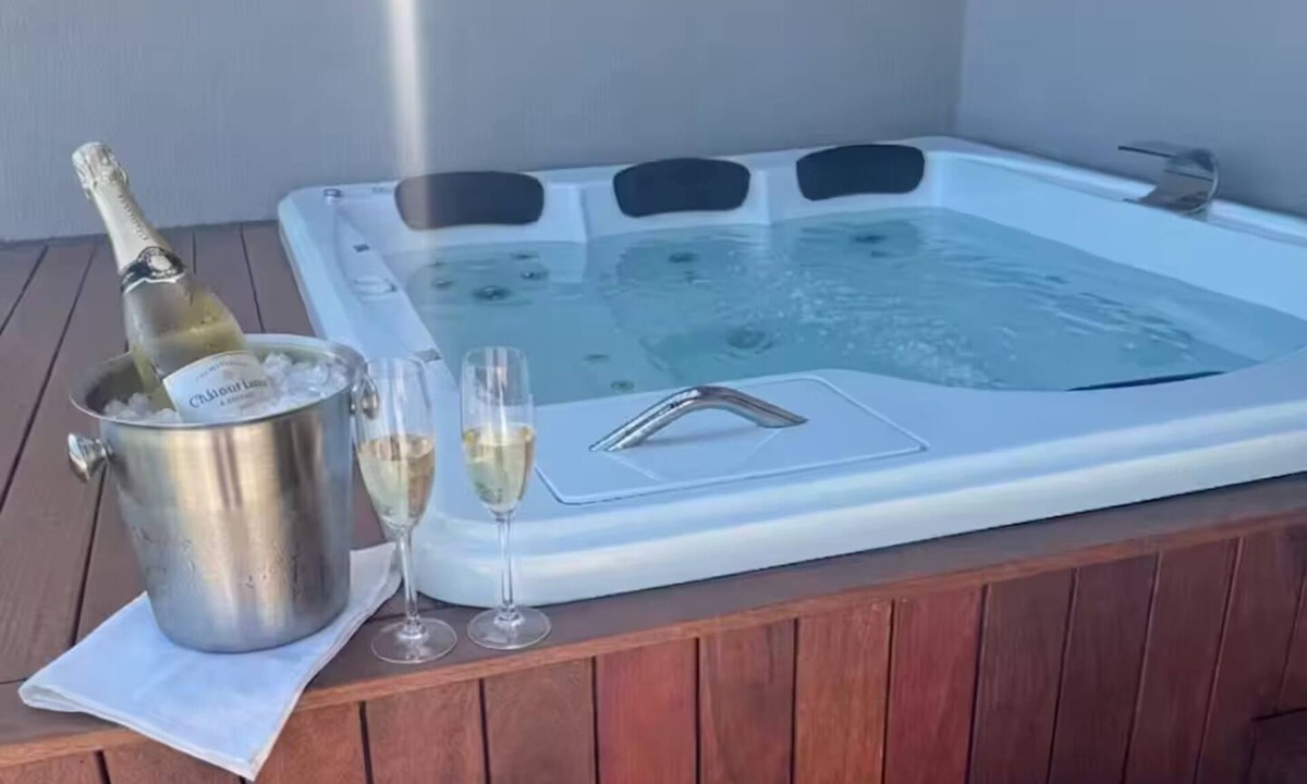 Canto Grande Apartment | Duplex Penthouse with Jacuzzi and Views of 2 Beaches