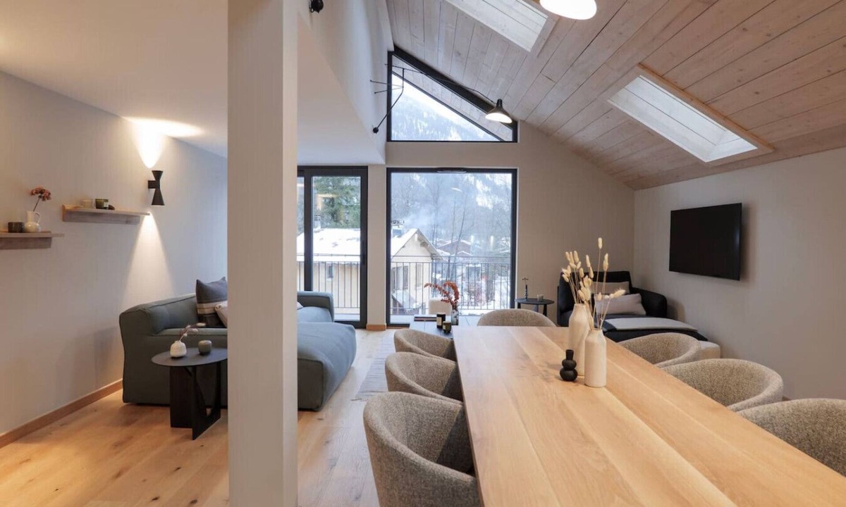 Les Praz-de-Chamonix Apartment | Duplex | Very Spacious | Modern | Mont Blanc View